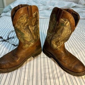 Justin Workboots Leather and Camo Size 10 EE